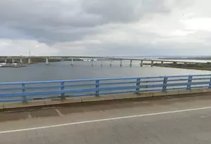 Woman Jumps From The Thomas Edison Bridge And Survives 