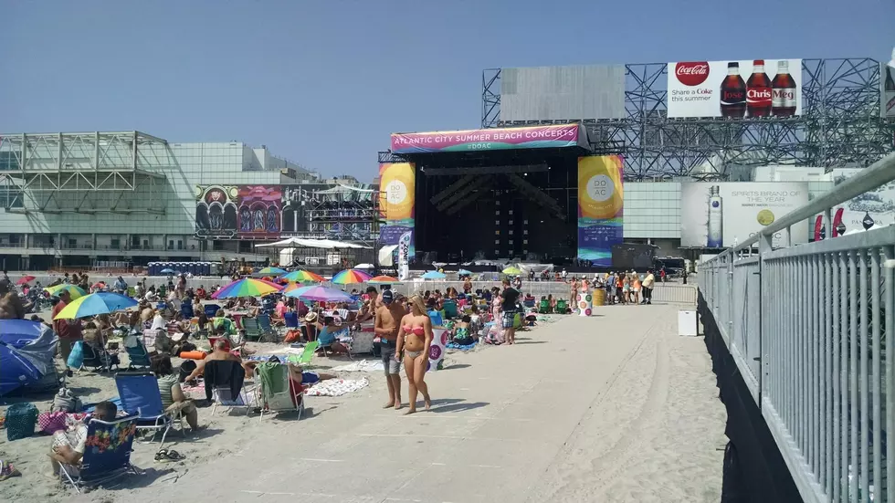 Blake Shelton Live on the Beach in Atlantic City [PHOTOS]