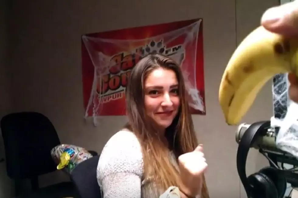 Rachel Attempts to Peel a Banana Like a Monkey [VIDEO]