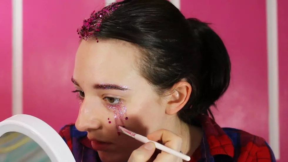 Testing out Glitter Trends [VIDEO]