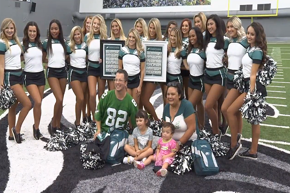 Eagles Cheerleaders Give Back to Terminally Ill Toddler