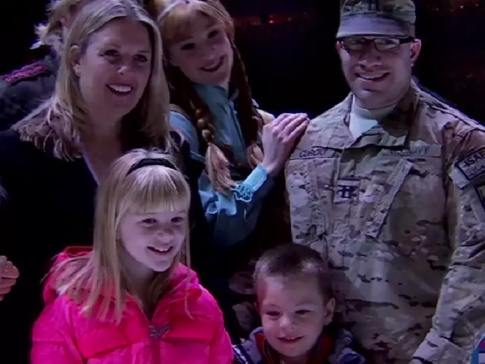Military Dad Surprises Kids During ‘Disney on Ice’ [VIDEO]