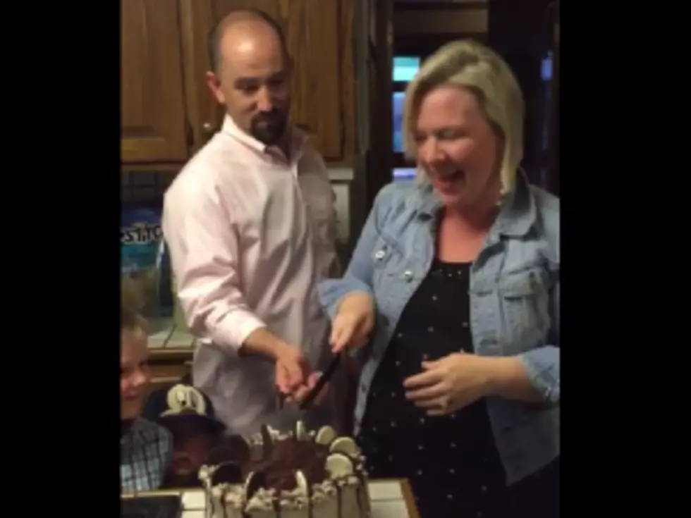Mom-To-Be Finds Out if She&#8217;s Having a Girl or Her Seventh Son [VIDEO]