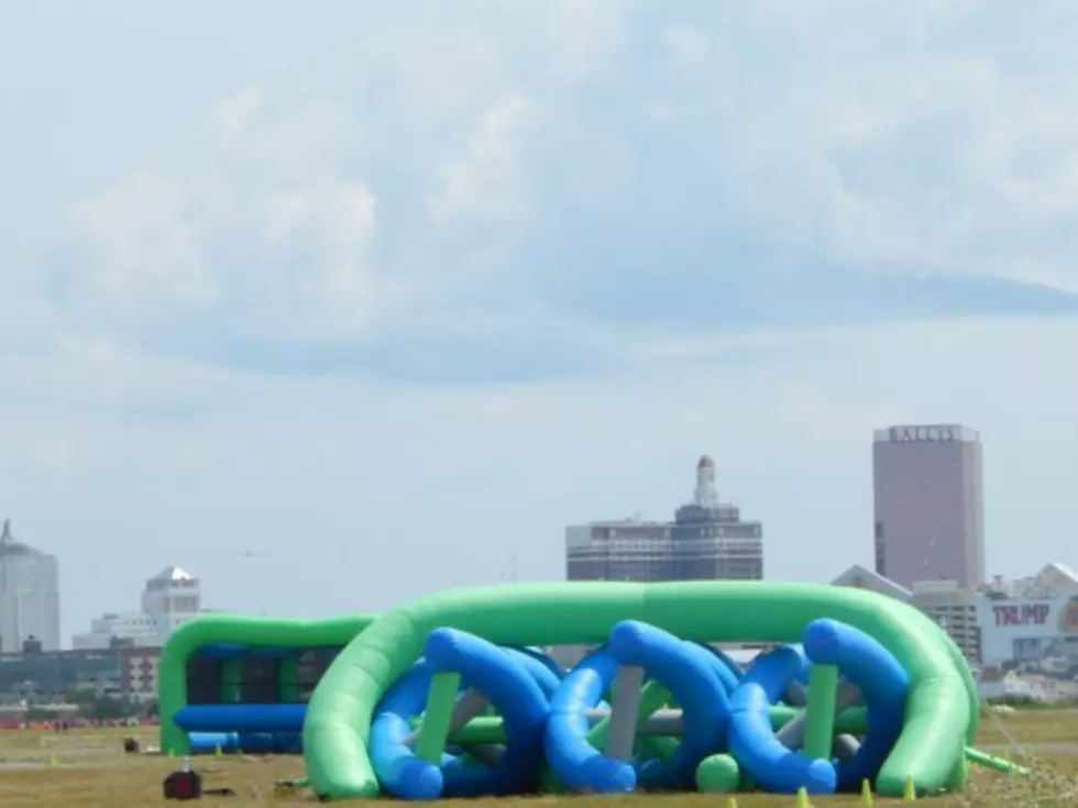 2015 Insane Inflatable 5K Obstacles [VIDEO]
