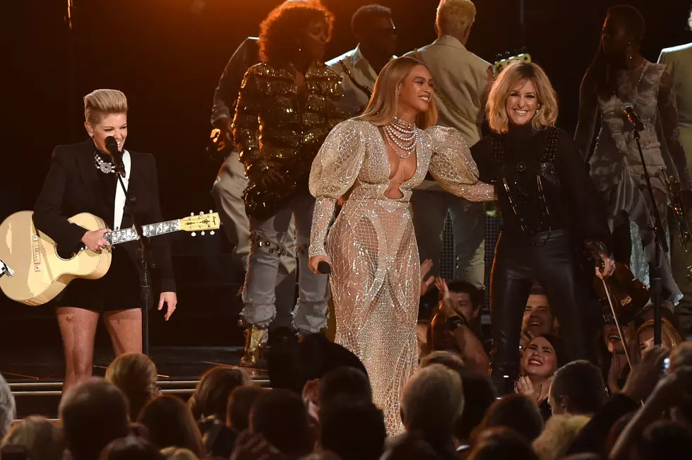 Beyonce Makes No New Fans at the CMA Awards- Gabbing With Guida [WATCH]