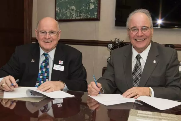 Stockton, ACCC Sign Hospitality Studies Partnership for A.C.