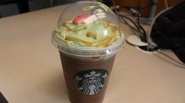 Starbucks Is Offering a Crazy Christmas Tree Frappuccino for 5 Days Only