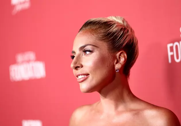 Gaga Spreads Kindness to California Fire Victims &#8211; Gabbing With Guida