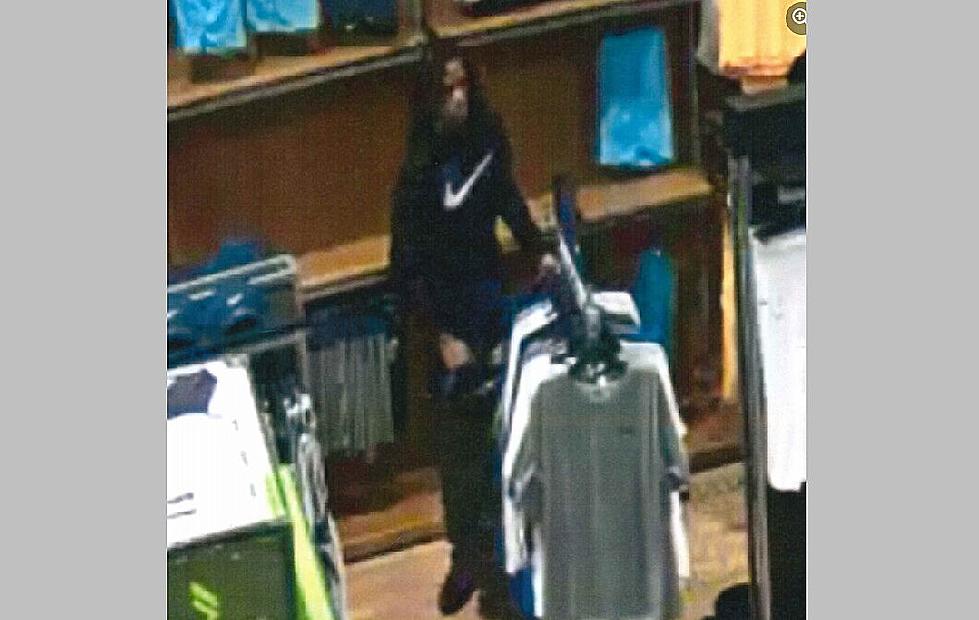 JUST DO IT? Thieves Steal $5K in Nike Gear From SJ Dick’s Sporting Goods