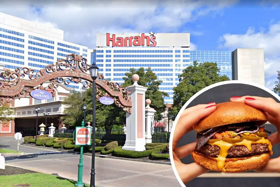 Bobby Flay is Bringing ‘Bobby’s Burgers’ to Harrahs AC