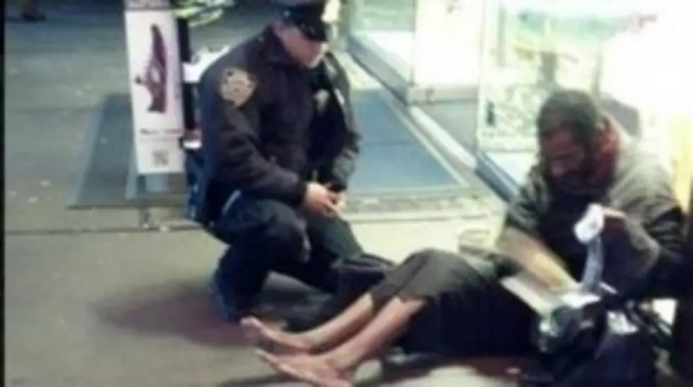 Police Officer Buys Homeless Man Shoes [PHOTO]