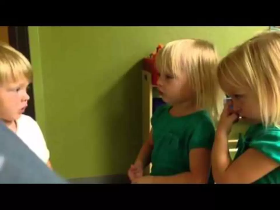Adorable Kids Argue If It’s Raining or Sprinkling Outside [VIDEO]