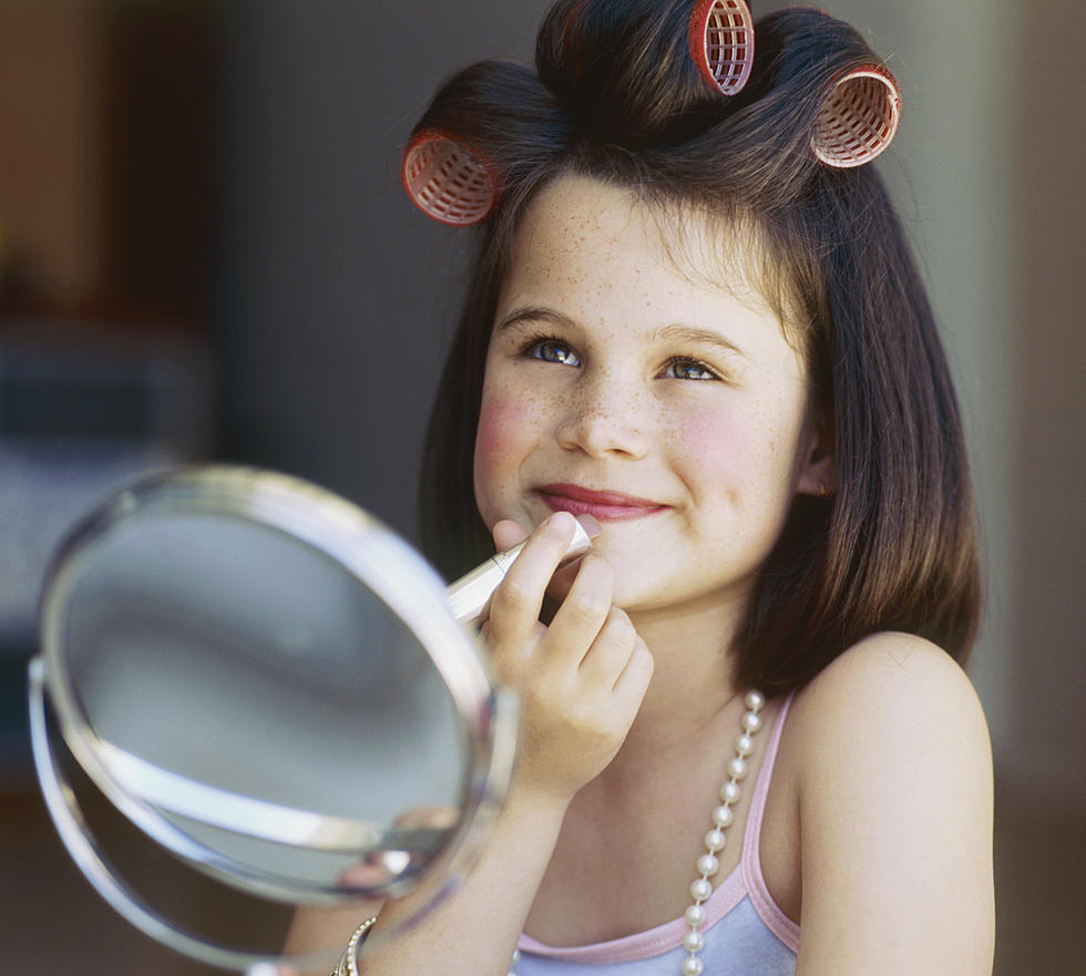 Watch This Little Girl’s Adorable Beauty Tutorial Fail [VIDEO]