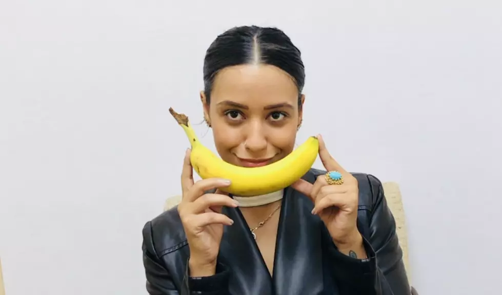 Let Social Spring Show You How to Peel a Banana