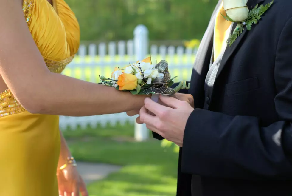 6 Totally South Jersey Ways to Propose to Your Prom Date