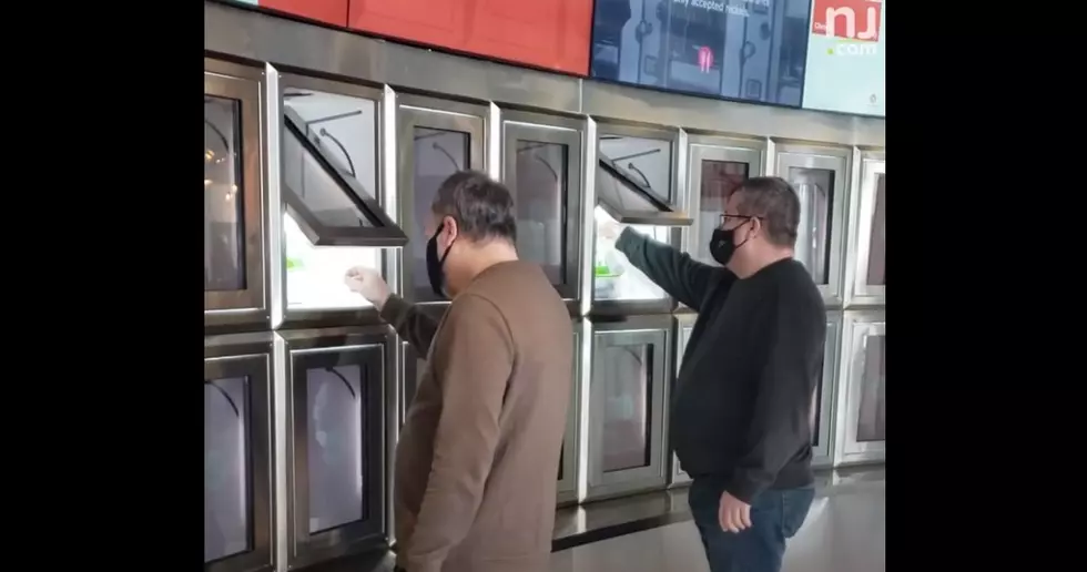 New Jersey Futuristic Vending Machine Dispenses Hot, Fresh Cooked Meals [VIDEO]