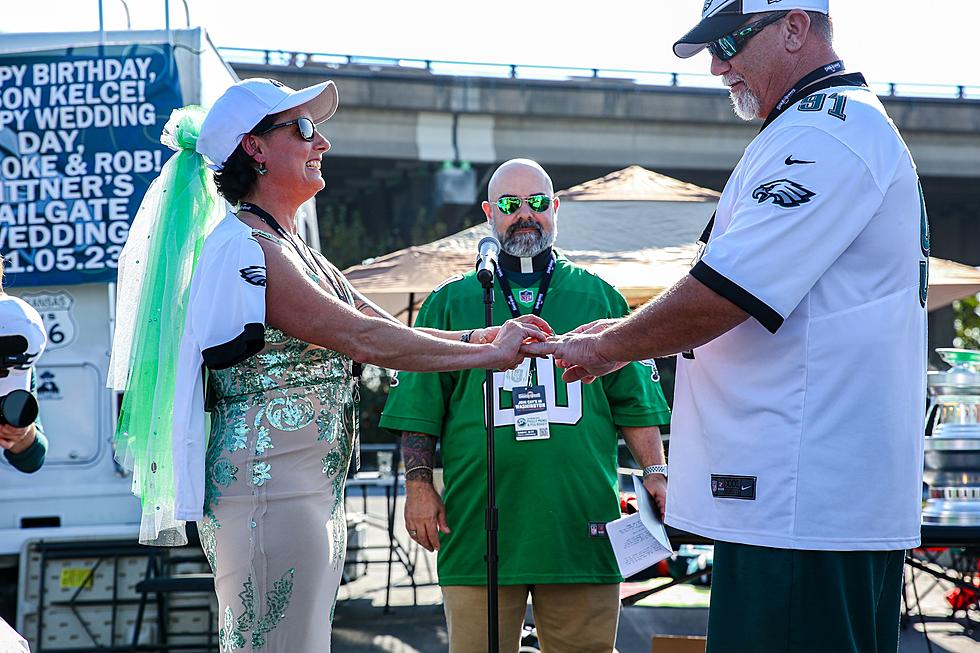 Couple Gets Married During Philadelphia Eagles Tailgate