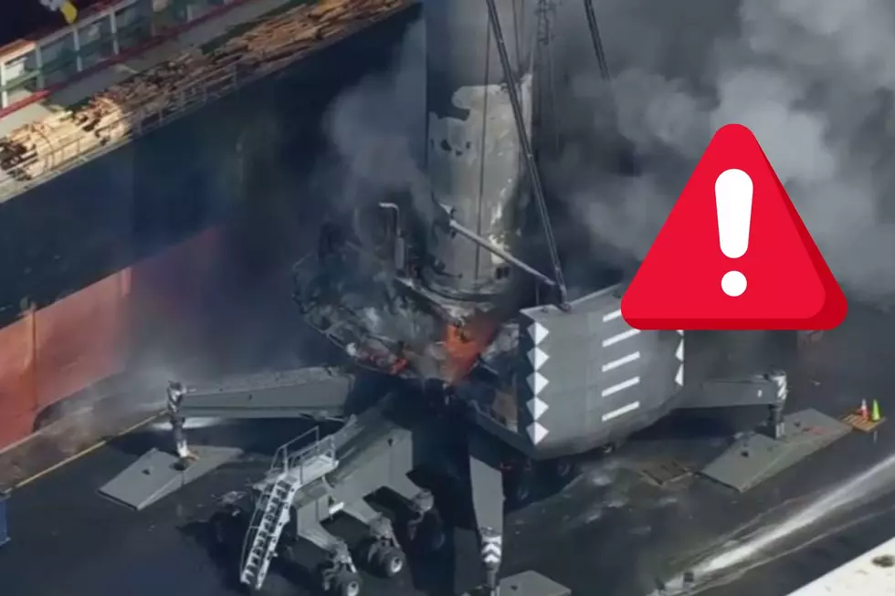 Giant crane on fire in Gloucester City, NJ, close to Walt Whitman Bridge