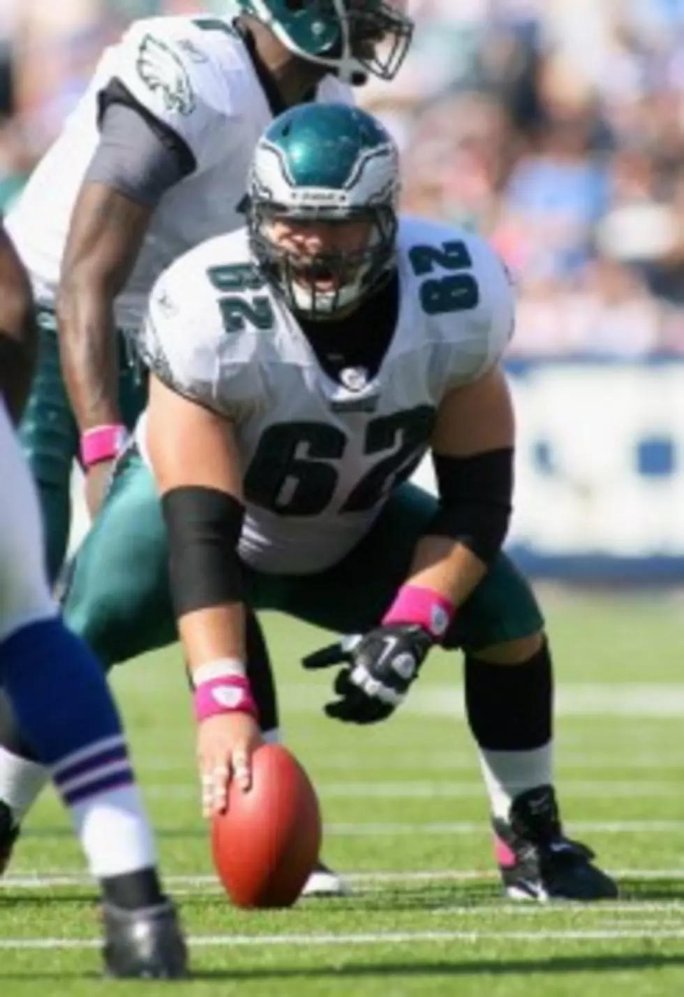 Eagles Re-Sign Center Jason Kelce to a Six-Year Extension