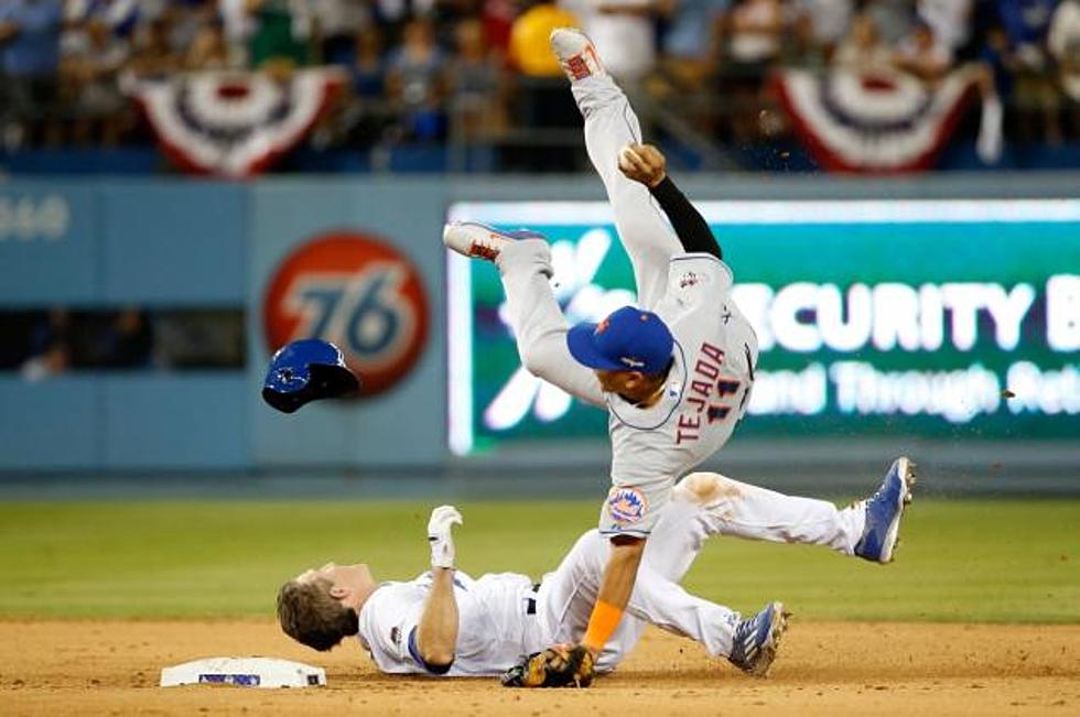 [WATCH] Chase Utley Take Out Slide, Dodgers and Mets Head to NY Tied 1-1