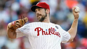 Report &#8211; Cliff Lee Could Retire Due to Elbow Injury