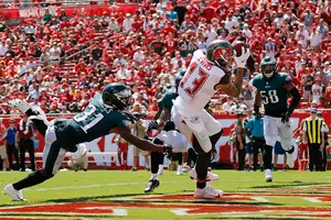 Eagles Can&#8217;t Keep Up with Big-Play Bucs
