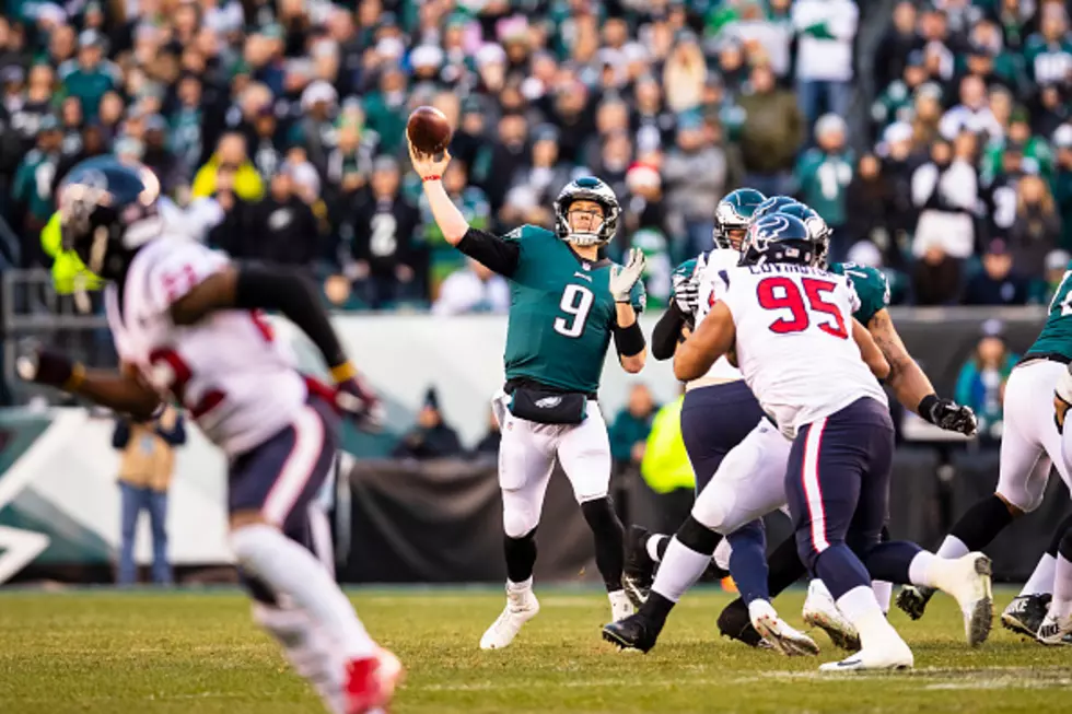 Foles connected with multiple eras of Eagles football