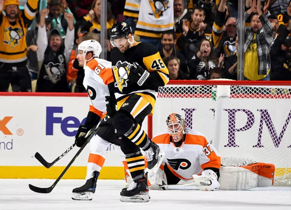 Penguins Score 4 in 1st, Rout Flyers