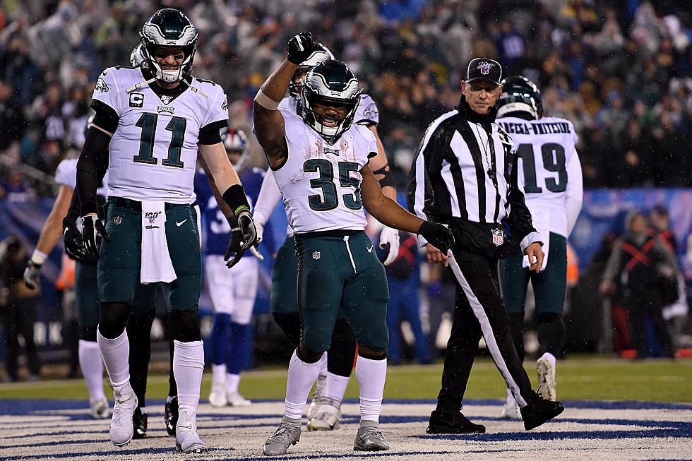 Eagles Beat Giants to Win NFC East 