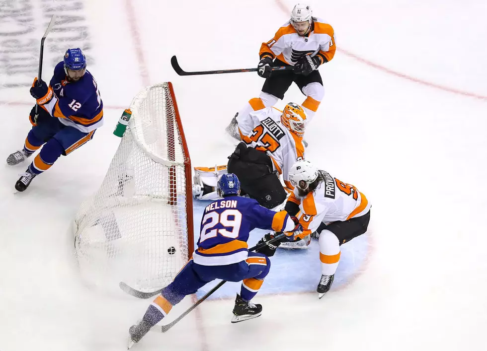 Islanders Score 2 in 3rd, Put Flyers on Brink