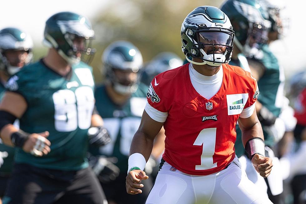 Latest on Jalen Hurts and Eagles Training Camp: Football at Four
