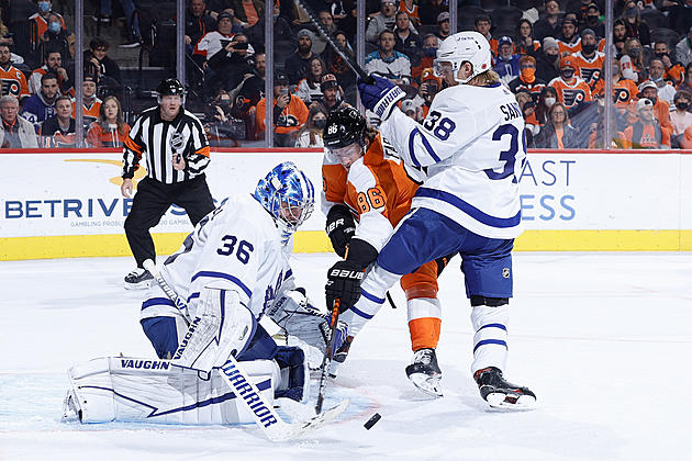 Nylander Scores Twice as Campbell, Leafs Blank Flyers