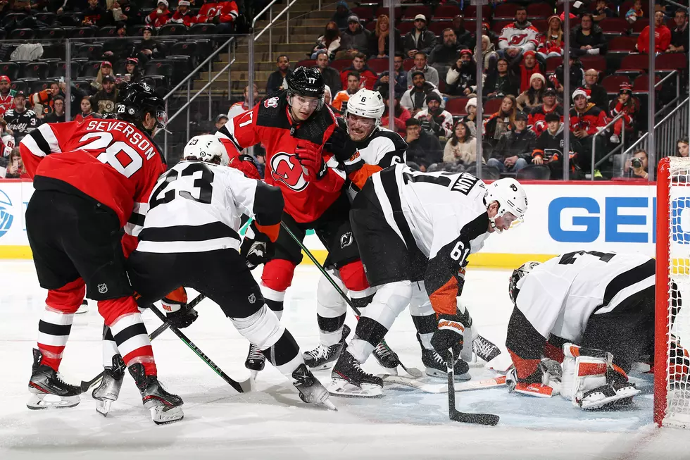 Hart Makes 48 Saves, Flyers Snap Streak in Win Over Devils