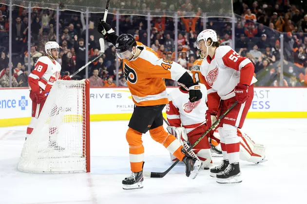 Cates, Deslauriers Lift Flyers Over Red Wings