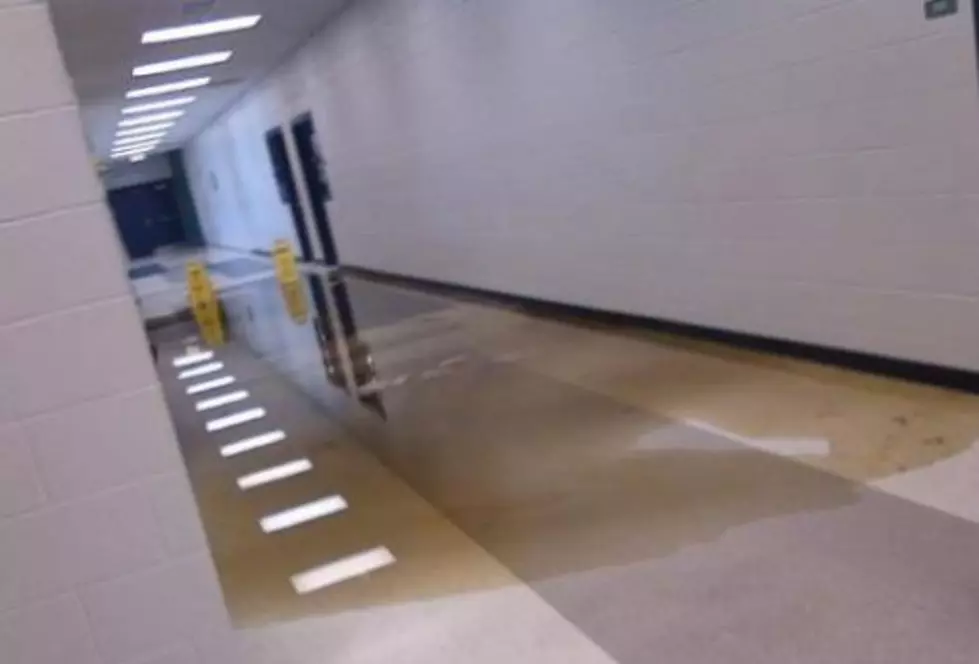 A Toy Helicopter Hits Sprinkler and Soaks a Classroom in a Virginia High School [VIDEO]