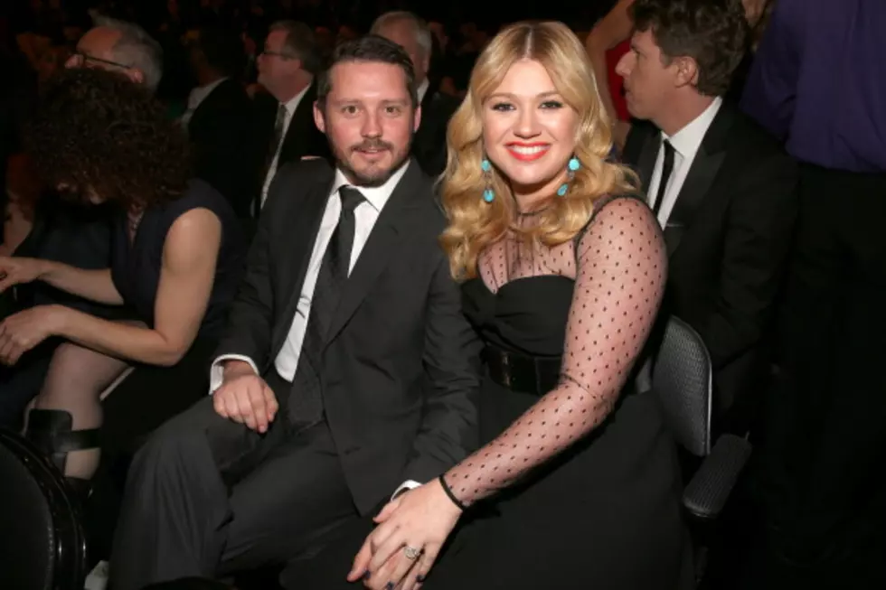 Kelly Clarkson Talks Baby Names, Tough Pregnancy And Lots Of Wedding Tears