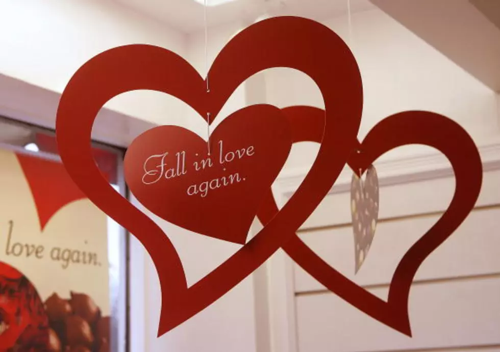 Spending Is Up For Valentine’s Day 2014 But Fewer People Are Buying Gifts