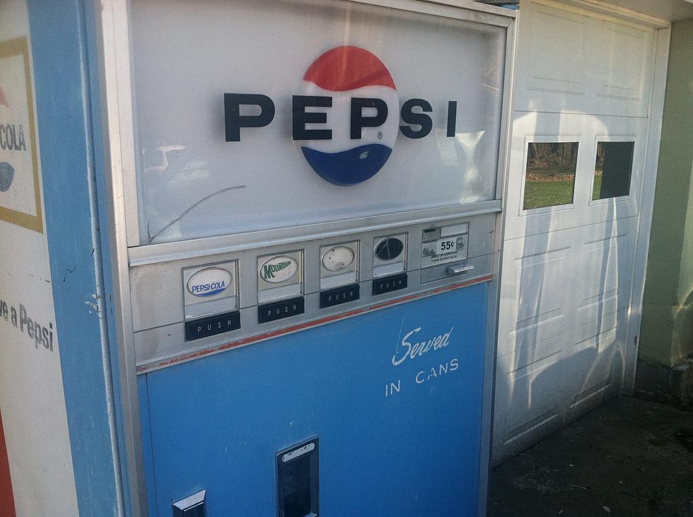 Classic Pepsi Machine Spotted in Clark Mills