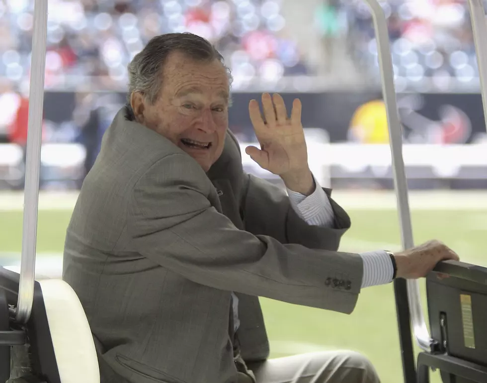 President George H.W. Bush Turns 90 and Jumps Out of a Plane Again [VIDEO]