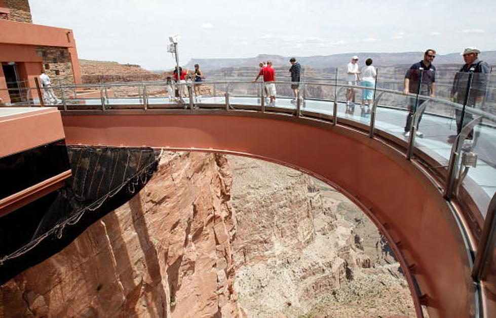 Don’t Look Down! Workers Dangle 4700 Feet Off The Grand Canyon’s Skywalk [VIDEO]