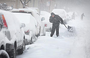 5 Tips For Brushing Snow and Scraping Ice Off Your Car
