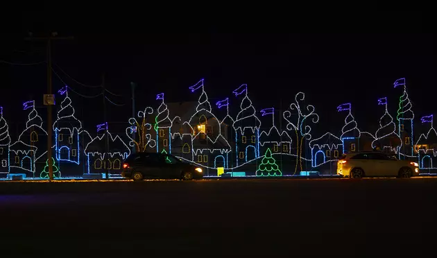 Drive Through 50 Acres of Western NY Christmas Lights and Displays