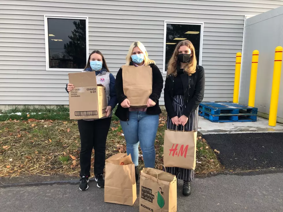 New Hartford Teens and Skating Club Collect Food to Benefit Hope House
