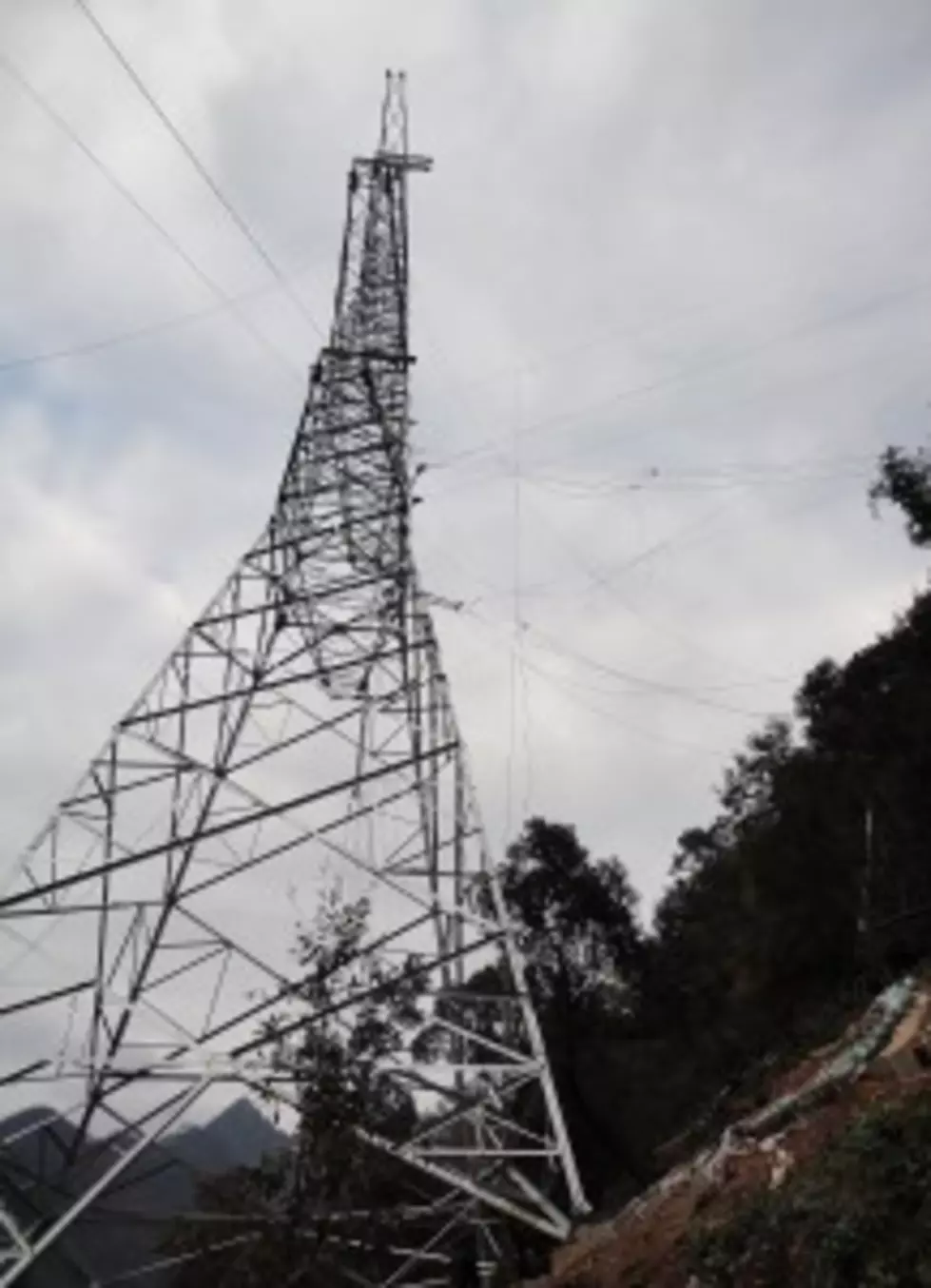 Man In Serious Condition After 83 Foot Fall From Marcy Cell Tower