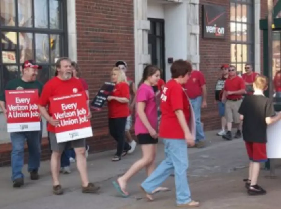 Verizon Workers Picket On National Day Of Action
