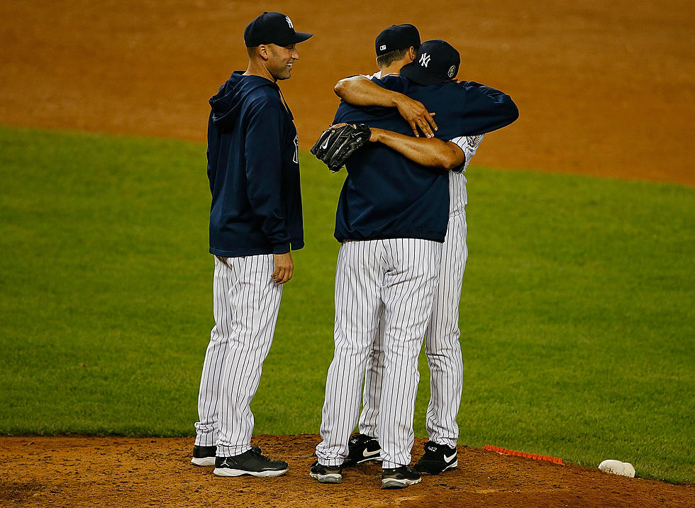Mariano Rivera’s Final Game In Yankee Stadium, Emotional Mo Wipes Away Tears After Pettitte And Jeter Remove Him From Game