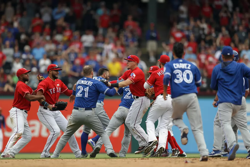 [VIDEO] Rangers – Blue Jays Brawl At Second Base