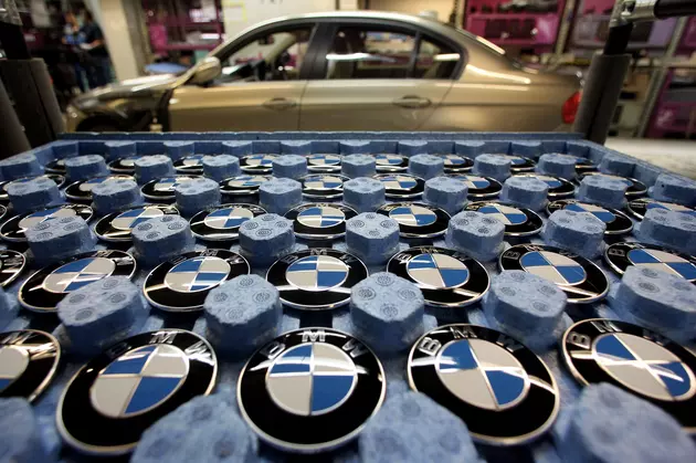 BMW Recalls SUVs; Passenger Air Bag May Not Inflate In Crash