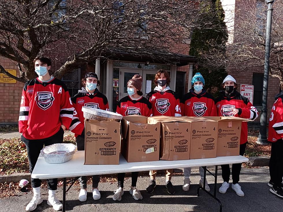 Utica Comets Assist Rescue Mission Of Utica With Turkey Delivery