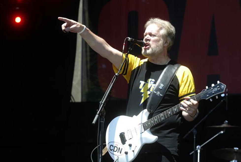 Randy Bachman Of Bachman Turner Overdrive Replaces Fan’s Lost Guitar